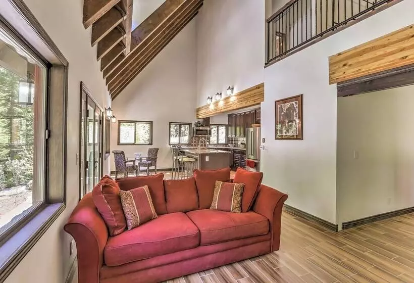 Cozy Dumont Cottage With Mill Creek Views!