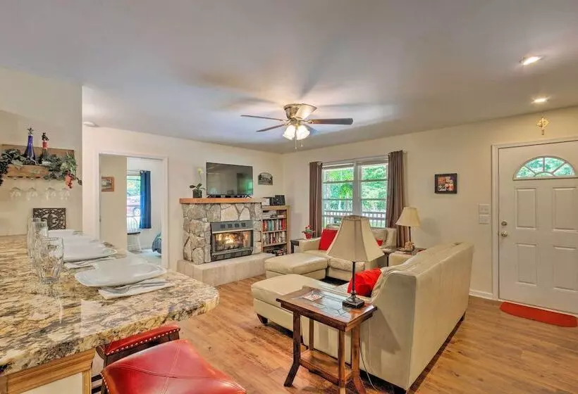 Beech Mountain Home W/ Covered Deck, Near Skiing!