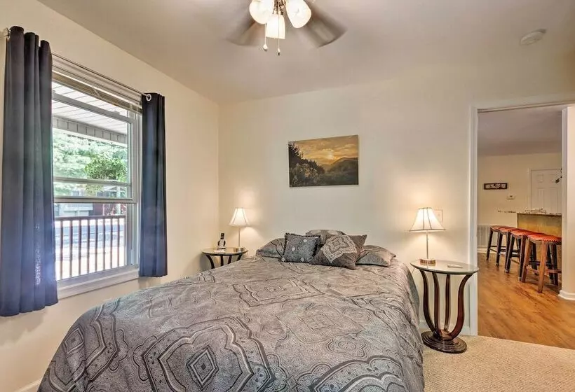 Beech Mountain Home W/ Covered Deck, Near Skiing!