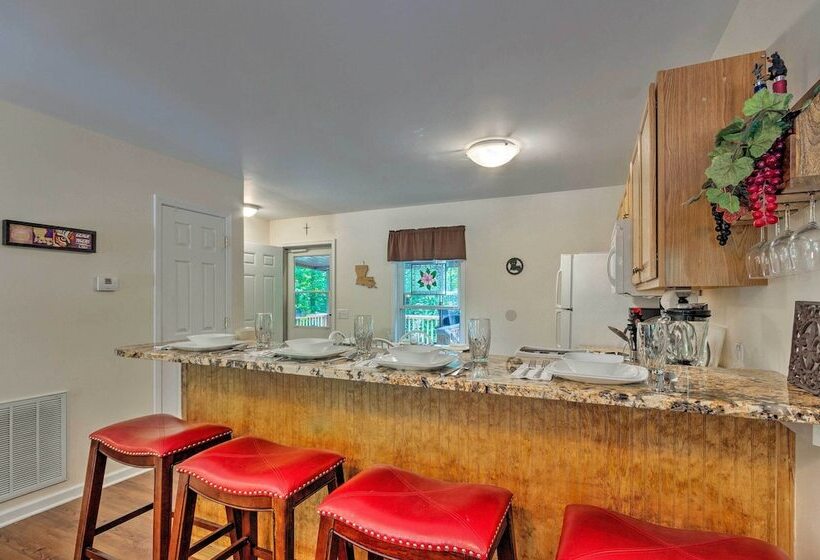 Beech Mountain Home W/ Covered Deck, Near Skiing!