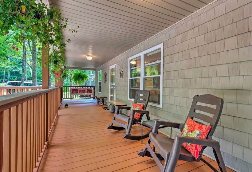 Beech Mountain Home W/ Covered Deck, Near Skiing!
