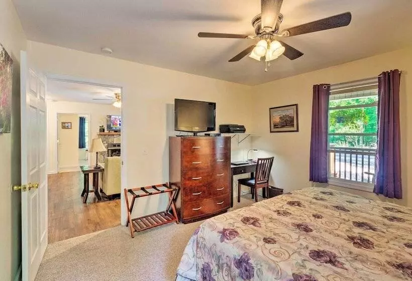 Beech Mountain Home W/ Covered Deck, Near Skiing!