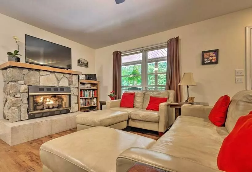 Beech Mountain Home W/ Covered Deck, Near Skiing!