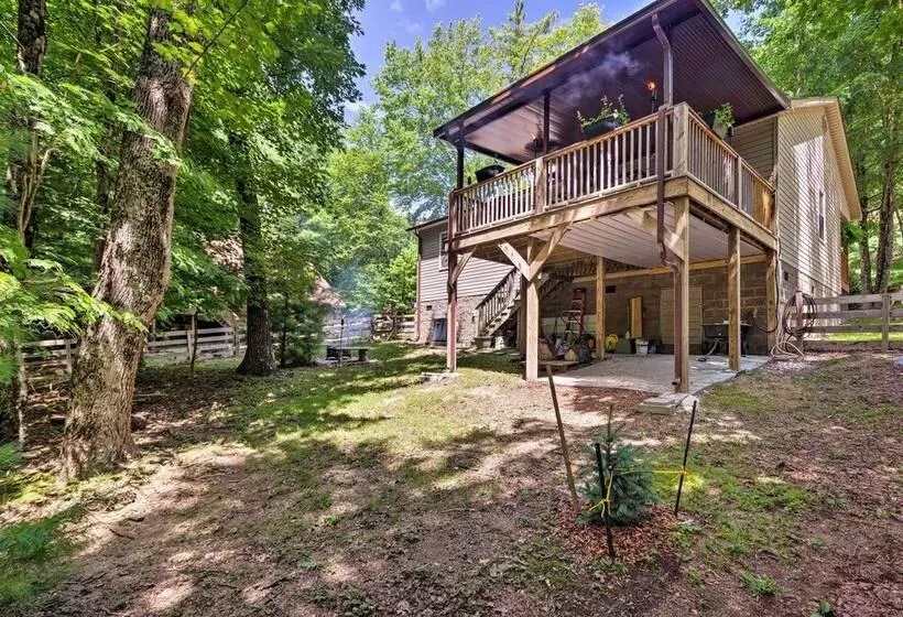 Beech Mountain Home W/ Covered Deck, Near Skiing!