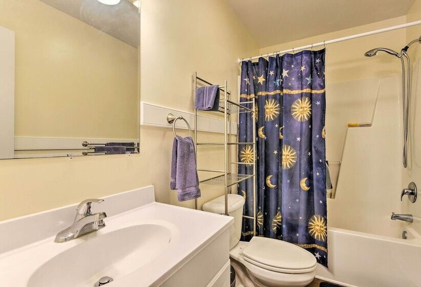 Beech Mountain Home W/ Covered Deck, Near Skiing!