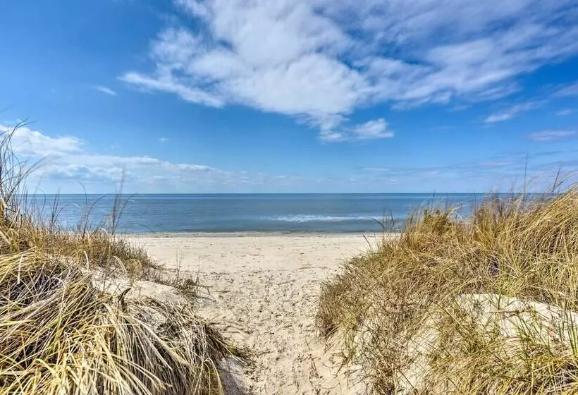 Cozy Villas Cottage W/ Deck, 1/2 Block To Beach!