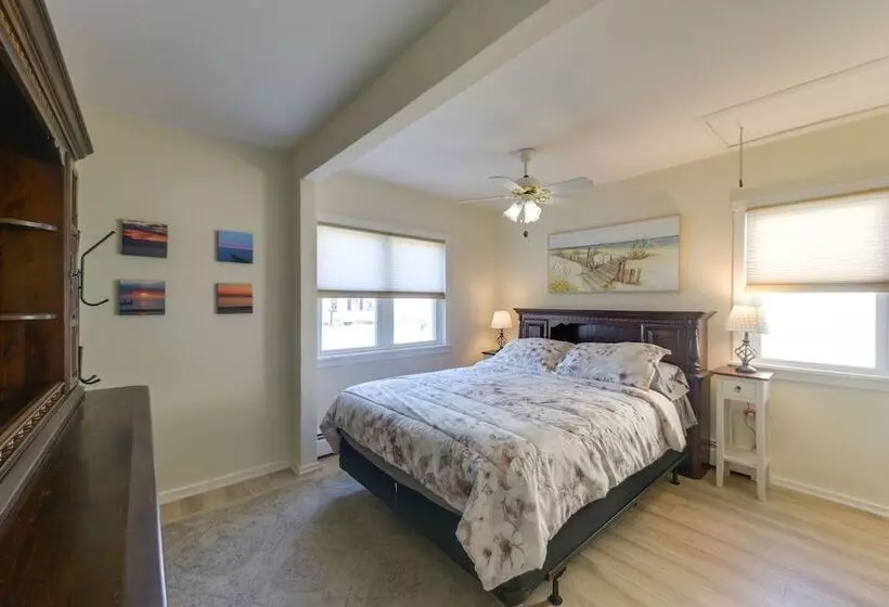 Cozy Villas Cottage W/ Deck, 1/2 Block To Beach!