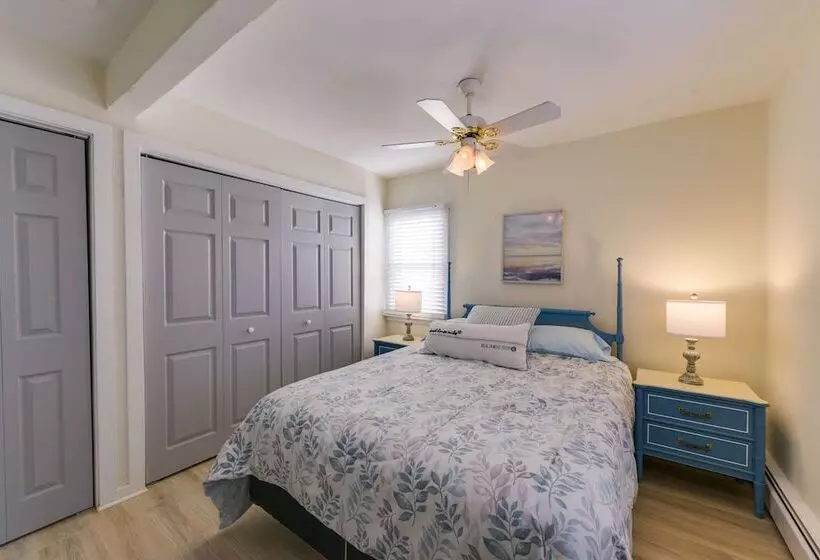 Cozy Villas Cottage W/ Deck, 1/2 Block To Beach!