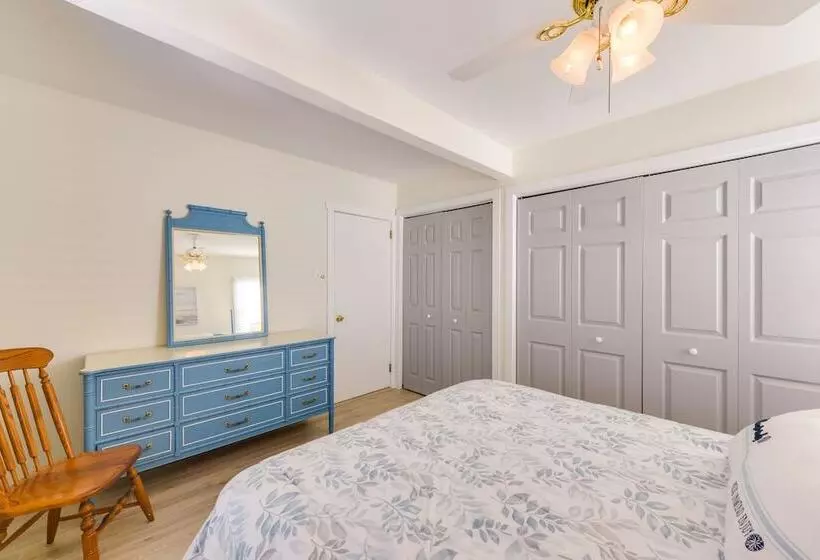 Cozy Villas Cottage W/ Deck, 1/2 Block To Beach!