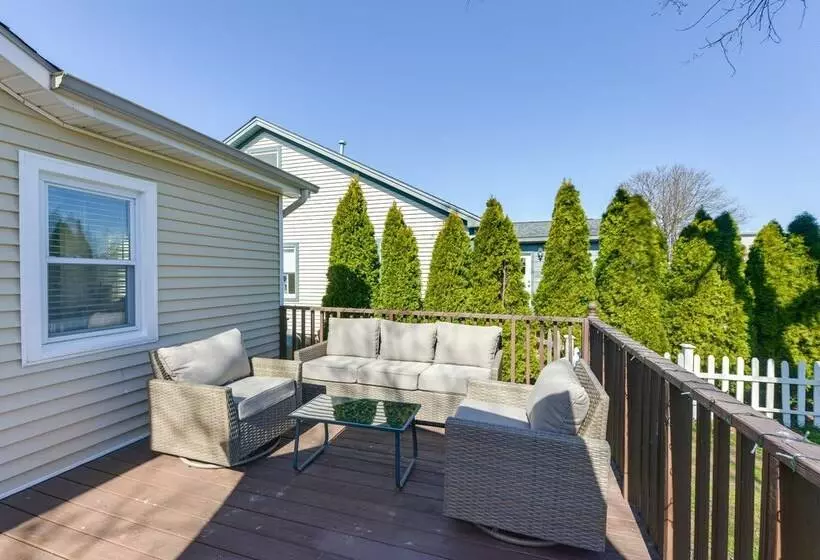 Cozy Villas Cottage W/ Deck, 1/2 Block To Beach!