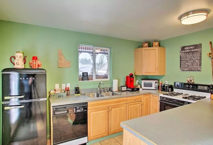 Cozy Winchester Lake Cabin: Hunting/fishing Haven!