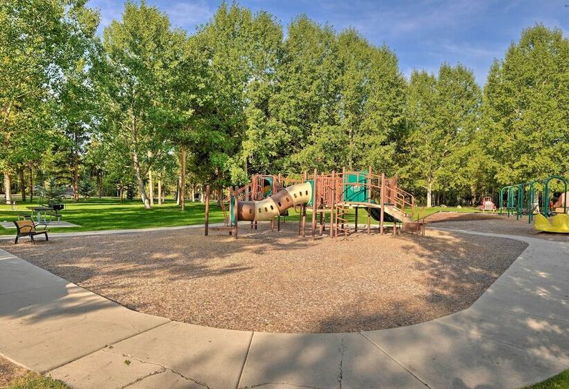 Cozy Wy Home: Rivers, Lakes, Mountains, Wildlife