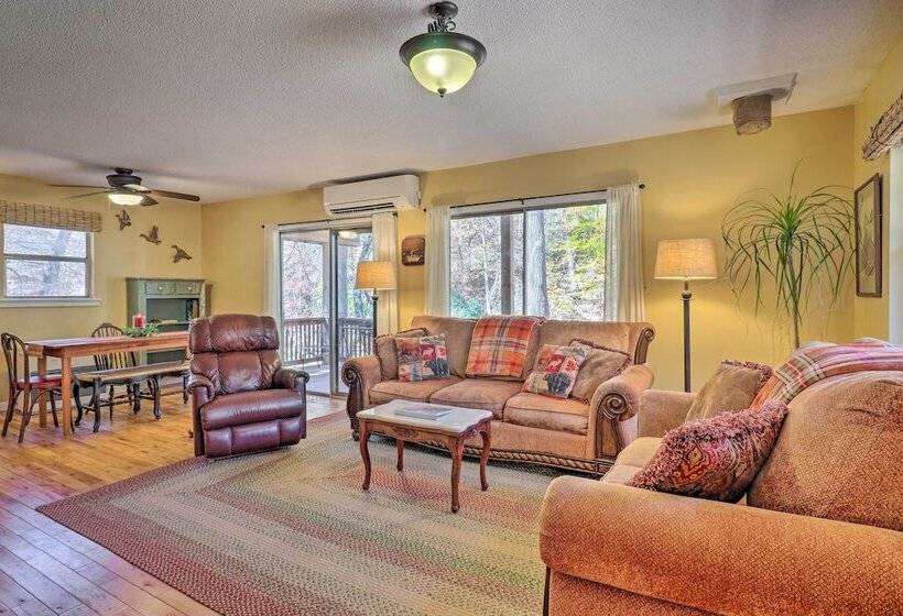 Creekside Retreat W/ Deck, 18 Miles To Wolf Ridge