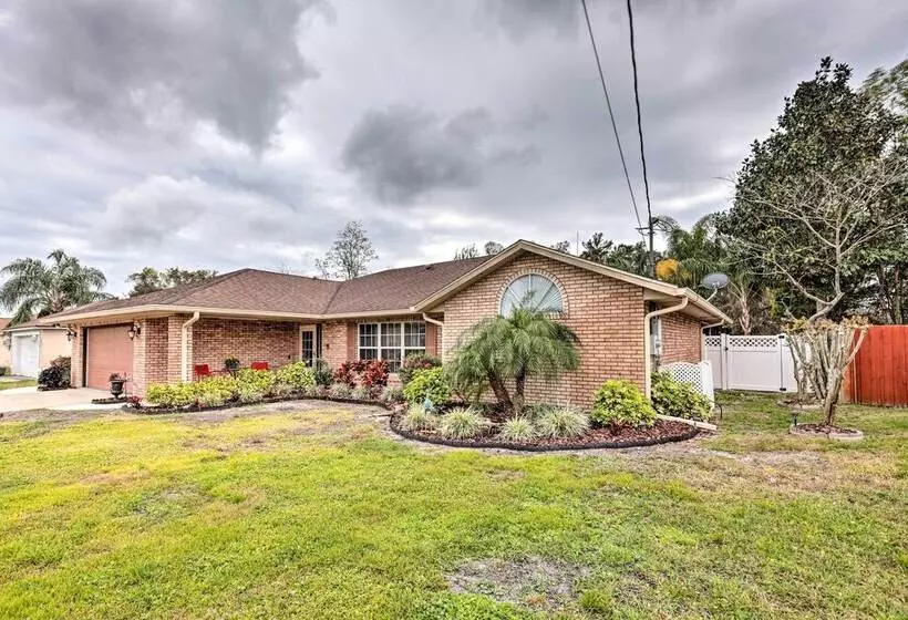 Centrally Located Deltona Home With Pool & Yard
