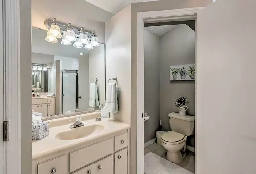 Centrally Located Deltona Home With Pool & Yard