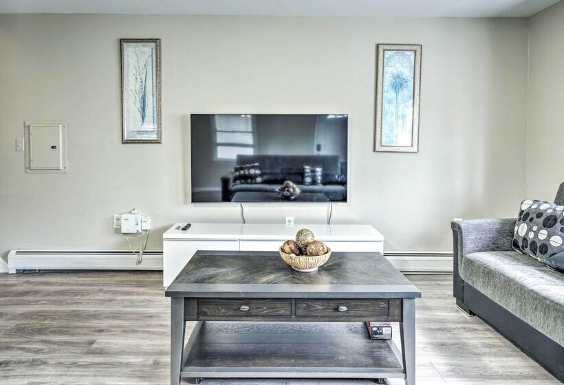 Family Friendly Keansburg Home: Walk To Beach!