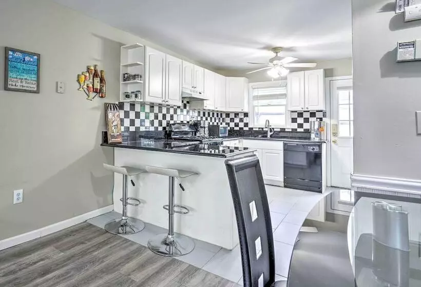 Family Friendly Keansburg Home: Walk To Beach!