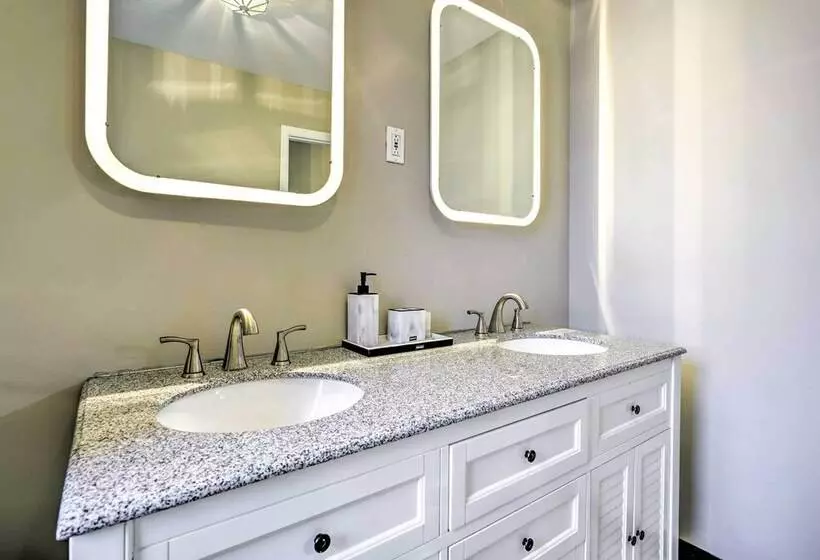 Family Friendly Keansburg Home: Walk To Beach!