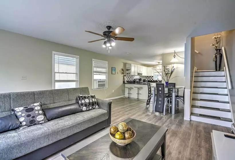 Family Friendly Keansburg Home: Walk To Beach!