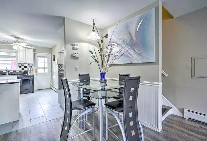 Family Friendly Keansburg Home: Walk To Beach!