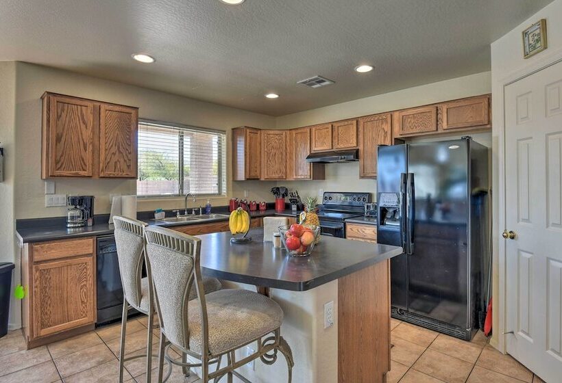 San Tan Valley Home W/ Private Pool & Hot Tub!