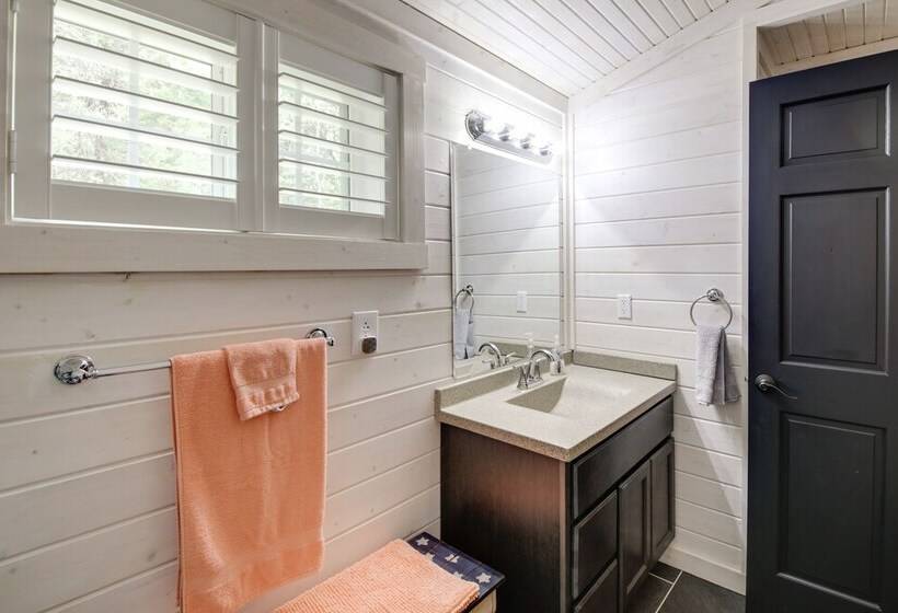 French Lick Cabin W/ Covered Porch & Gas Grill!