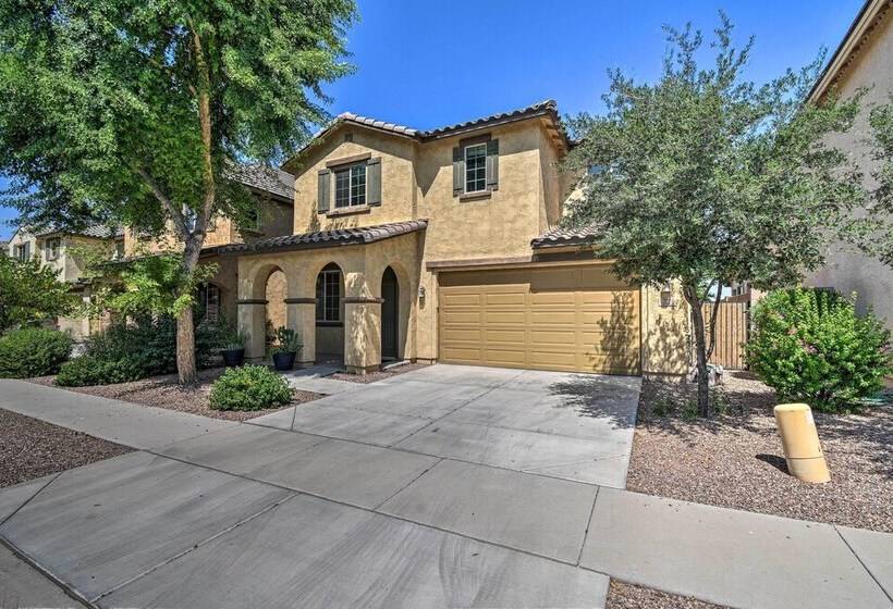 Glendale Home W/ Putting Green & Pool Access!