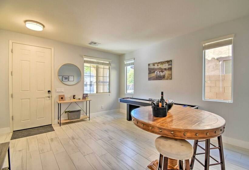 Glendale Home W/ Putting Green & Pool Access!