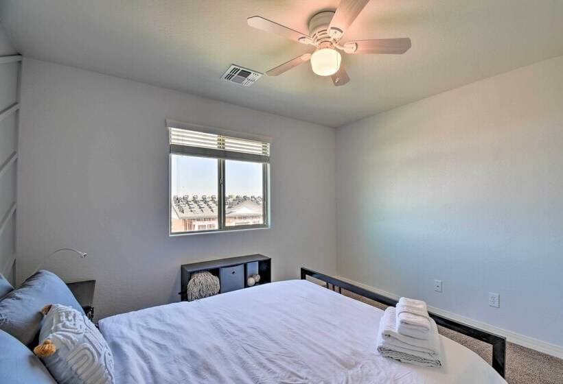 Glendale Home W/ Putting Green & Pool Access!