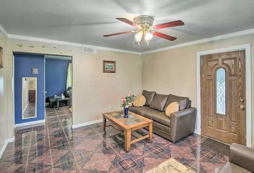 Gulf Coast Home < 2 Mi To Parks & Museums!