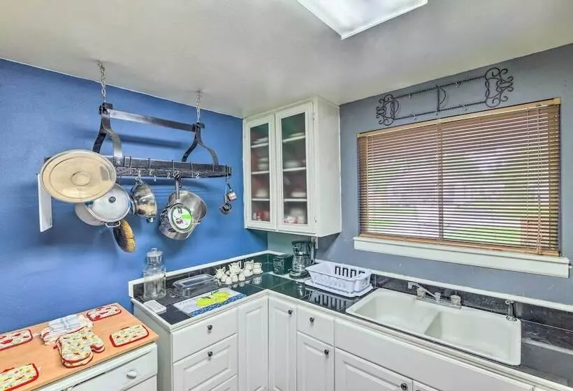 Gulf Coast Home < 2 Mi To Parks & Museums!