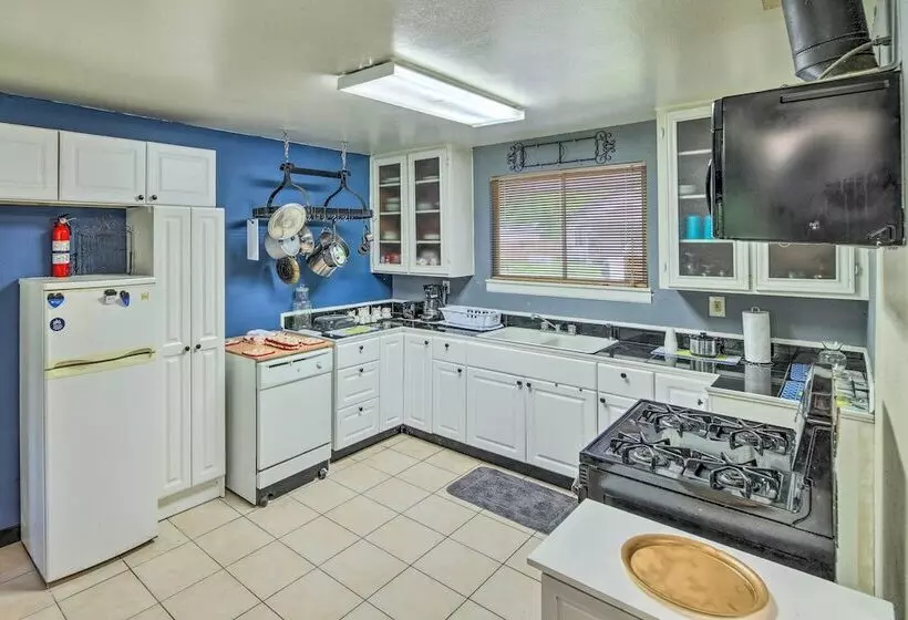 Gulf Coast Home < 2 Mi To Parks & Museums!