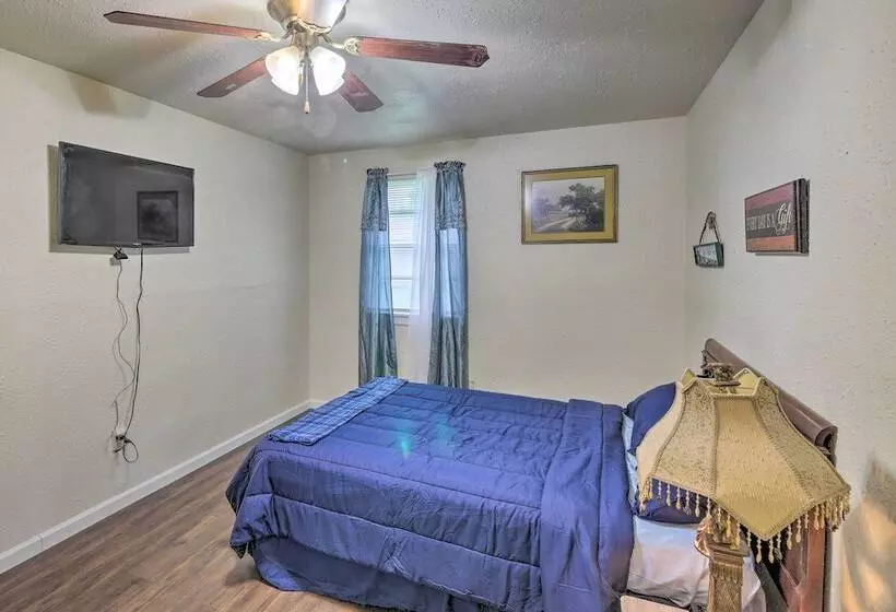 Gulf Coast Home < 2 Mi To Parks & Museums!