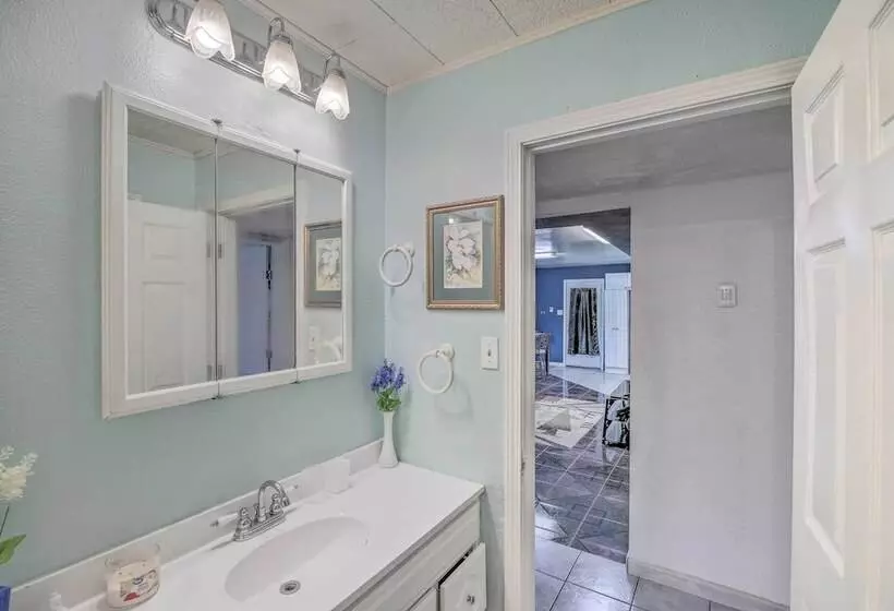 Gulf Coast Home < 2 Mi To Parks & Museums!