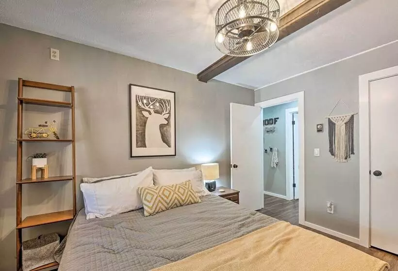 A Frame Pinetop Lakeside Cabin Under The Pines!