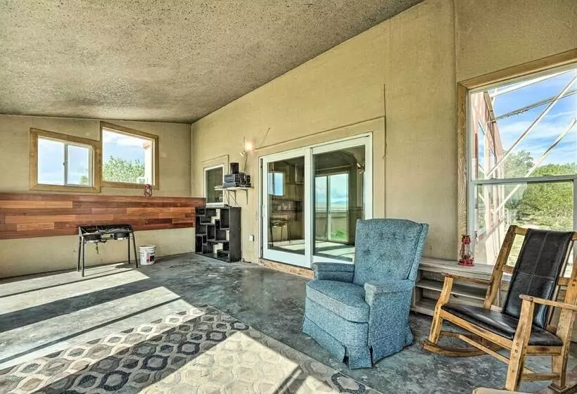 Lakefront Country Home W/ Waterslide & Trampoline!