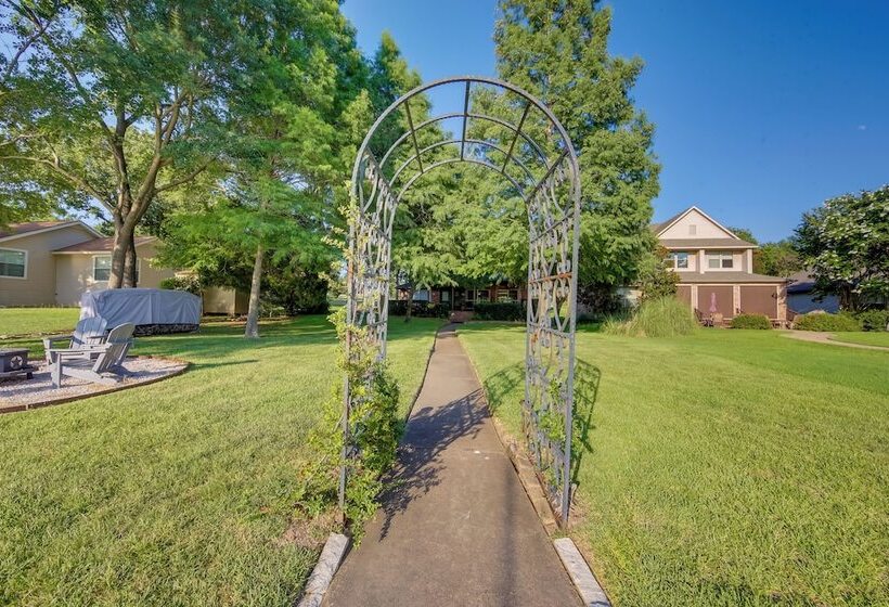 Lakefront Mabank Home W/ Dock: Near Golf Courses