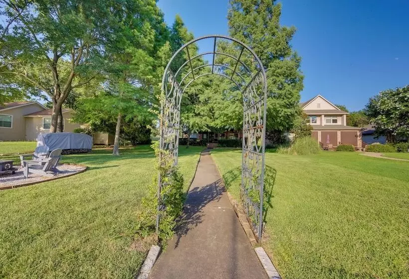 Lakefront Mabank Home W/ Dock: Near Golf Courses