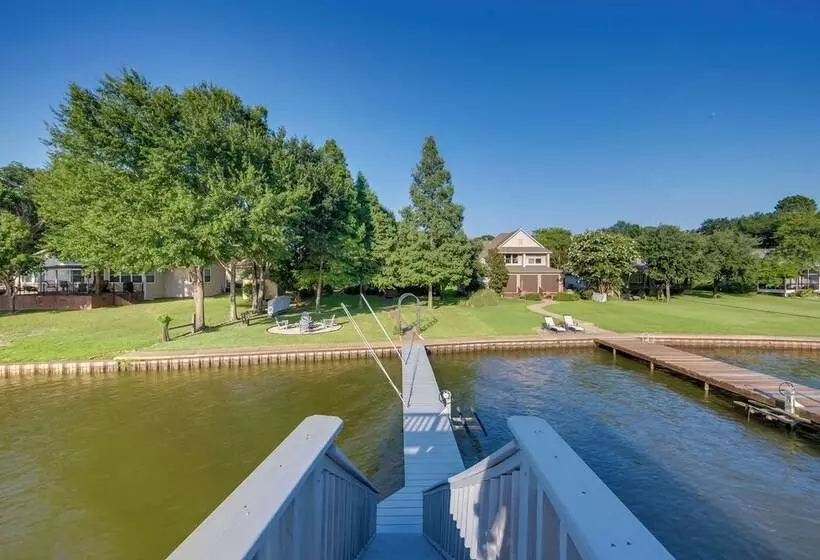 Lakefront Mabank Home W/ Dock: Near Golf Courses