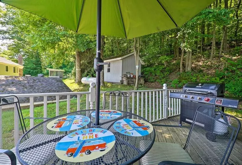 Lakefront Newaygo Home   Private Dock, Kayaks