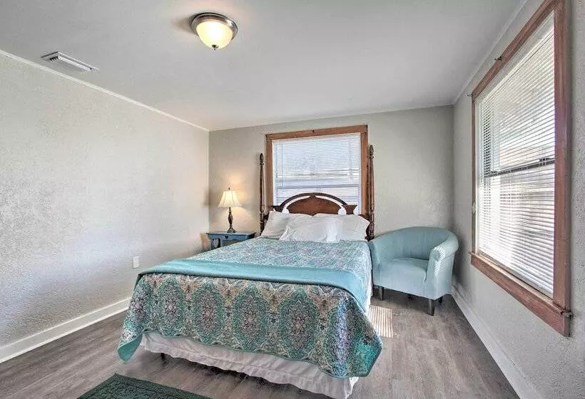 Live Like A Local   Bayfront Panama City Home