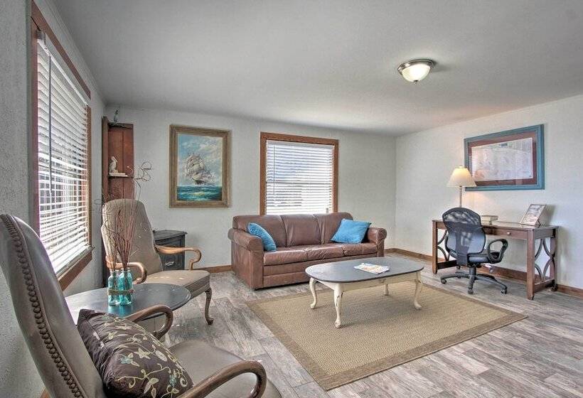 Live Like A Local   Bayfront Panama City Home