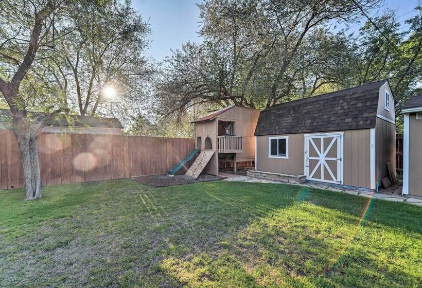 Lovely Lubbock Home W/ Furnished Deck & Grill