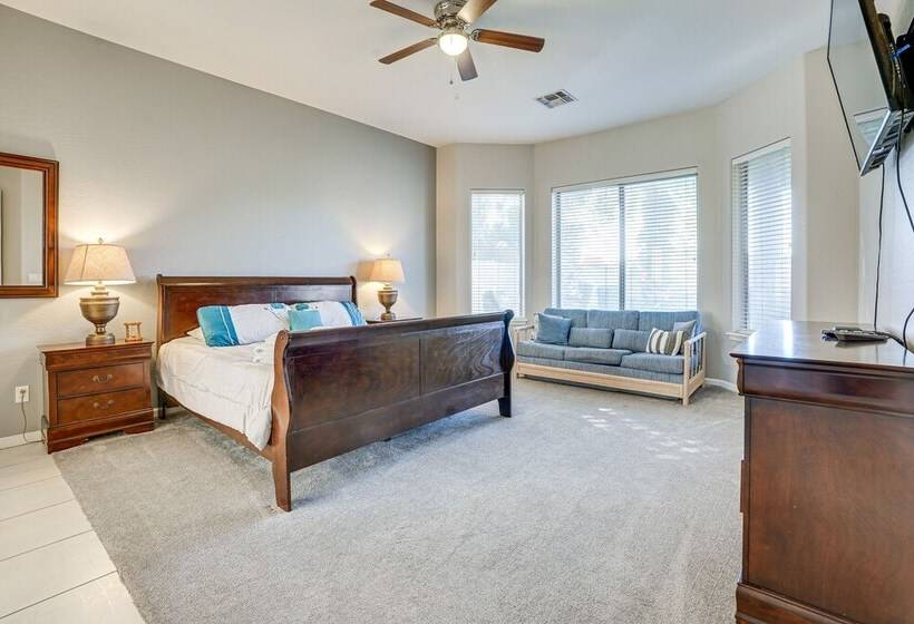 Goodyear Group Getaway W/ Pool & Putting Green