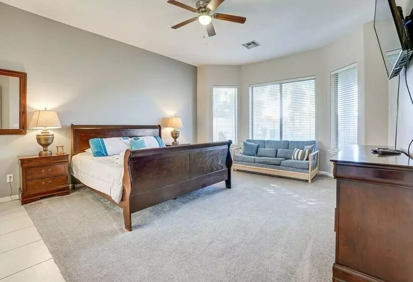 Goodyear Group Getaway W/ Pool & Putting Green