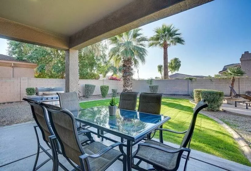 Goodyear Group Getaway W/ Pool & Putting Green