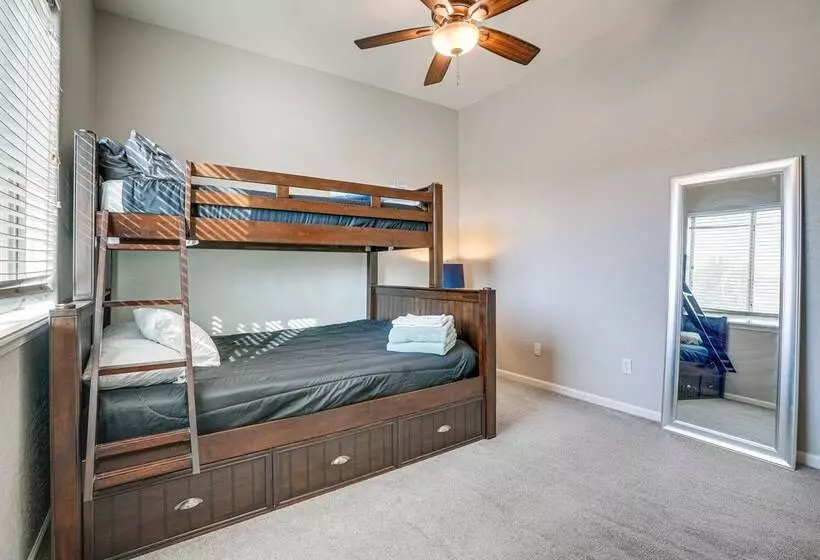 Goodyear Group Getaway W/ Pool & Putting Green