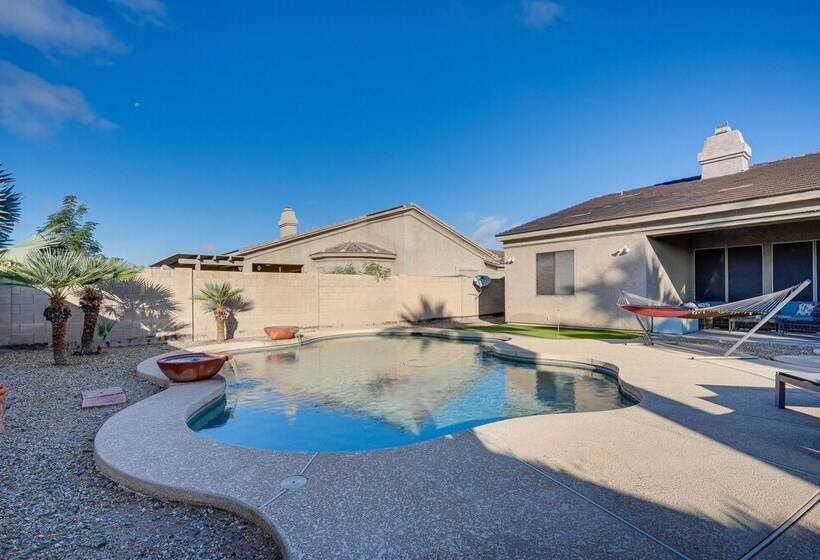 Goodyear Group Getaway W/ Pool & Putting Green