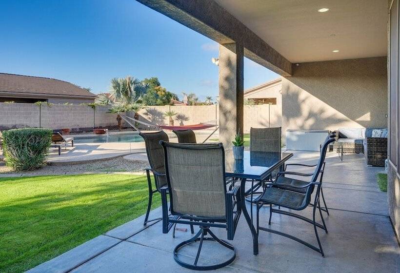 Goodyear Group Getaway W/ Pool & Putting Green