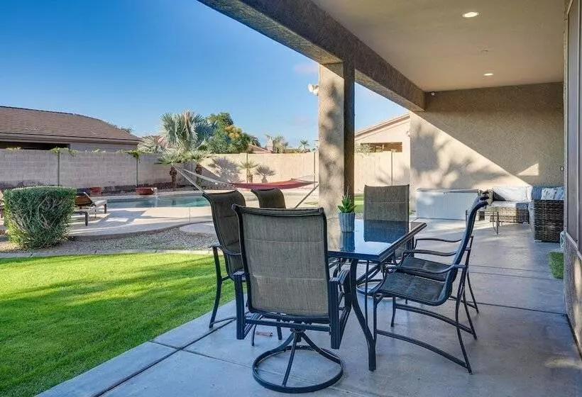 Goodyear Group Getaway W/ Pool & Putting Green